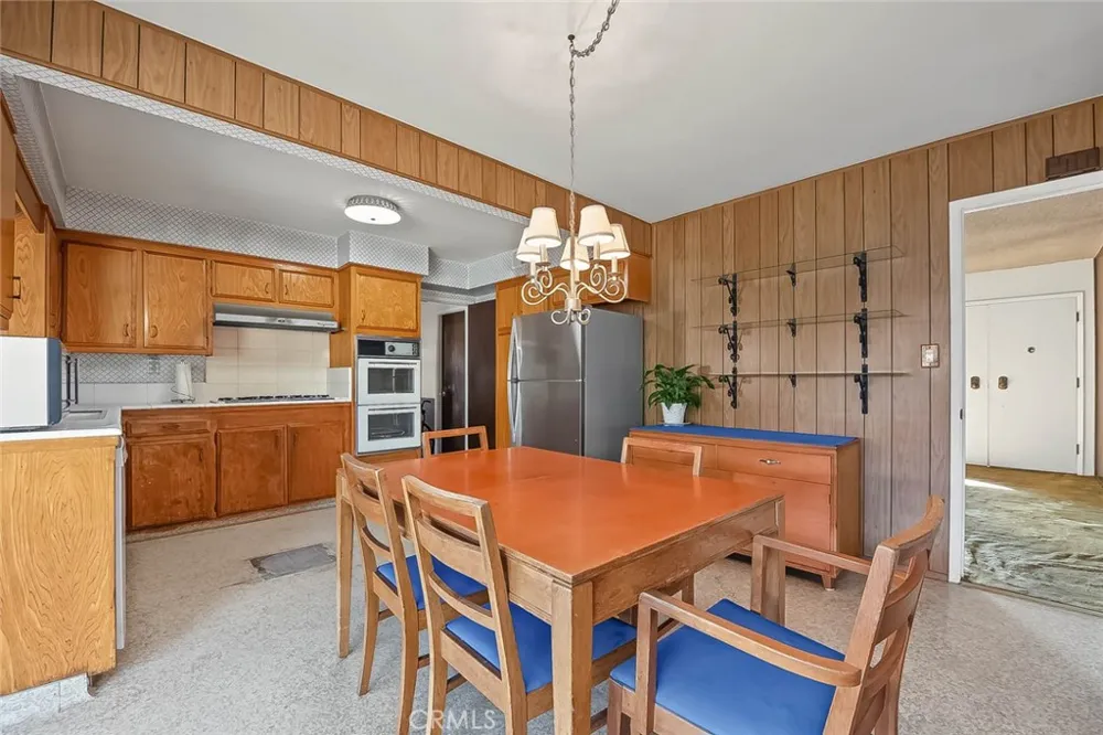 2122 Saticoy Pomona, CA 91767