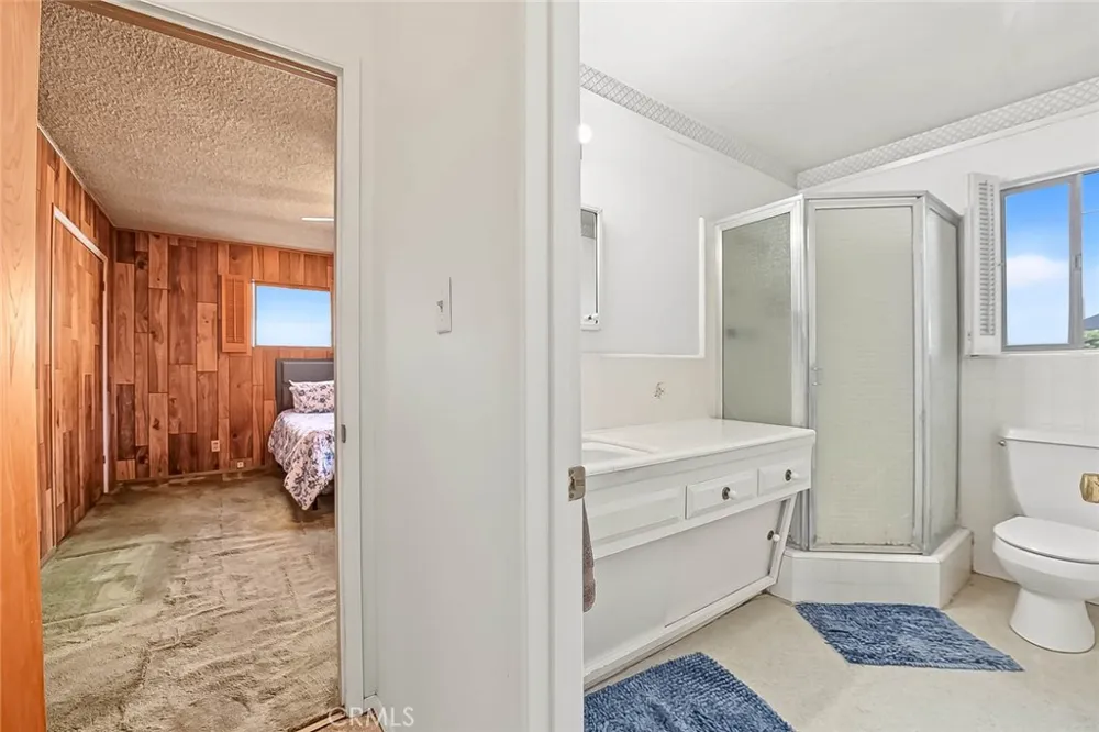 2122 Saticoy Pomona, CA 91767
