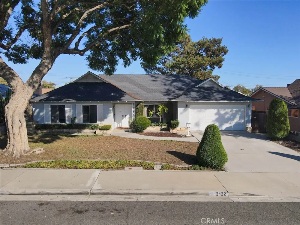 2122 Saticoy Pomona, CA 91767