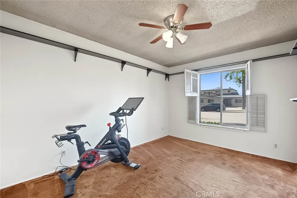2122 Saticoy Pomona, CA 91767