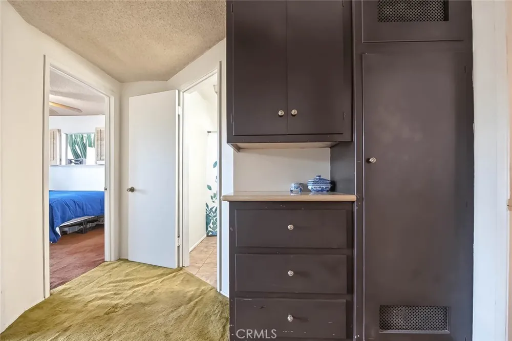 2122 Saticoy Pomona, CA 91767