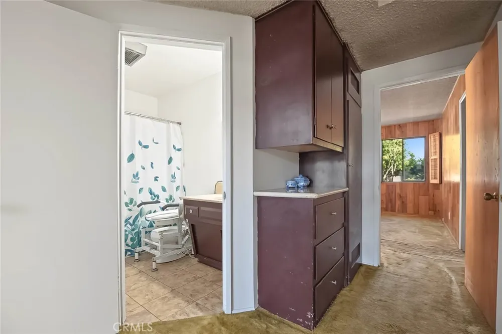 2122 Saticoy Pomona, CA 91767