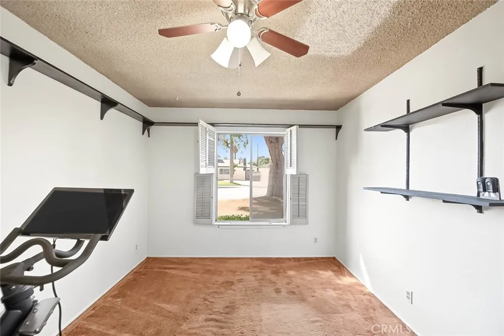 2122 Saticoy Pomona, CA 91767