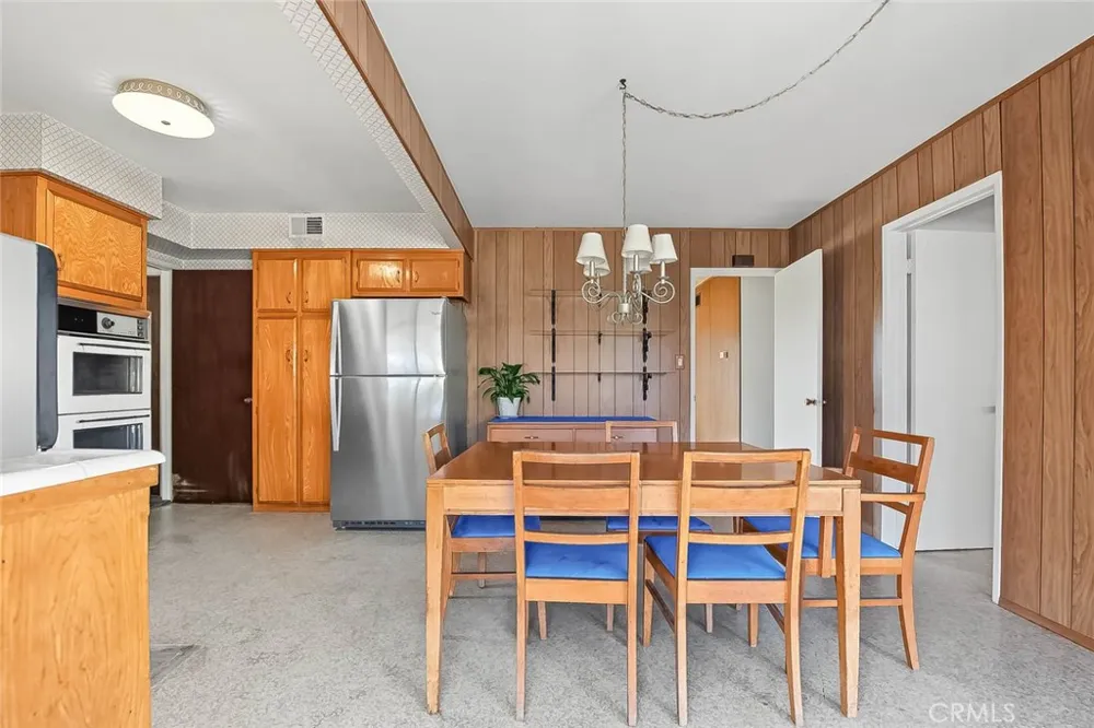2122 Saticoy Pomona, CA 91767