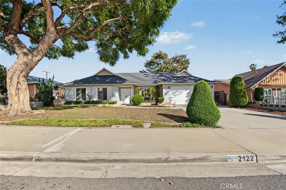 2122 Saticoy Pomona, CA 91767