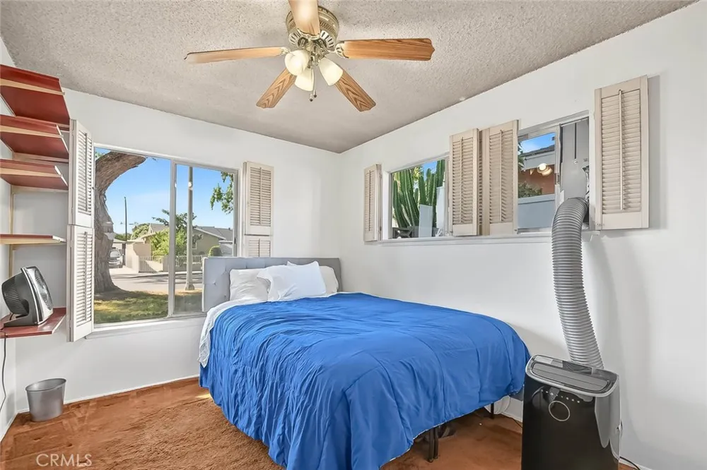 2122 Saticoy Pomona, CA 91767