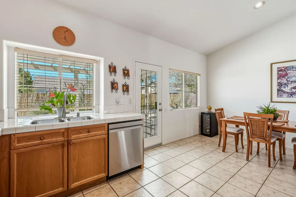 31425 ViA Ventana Thousand Palms, CA 92276