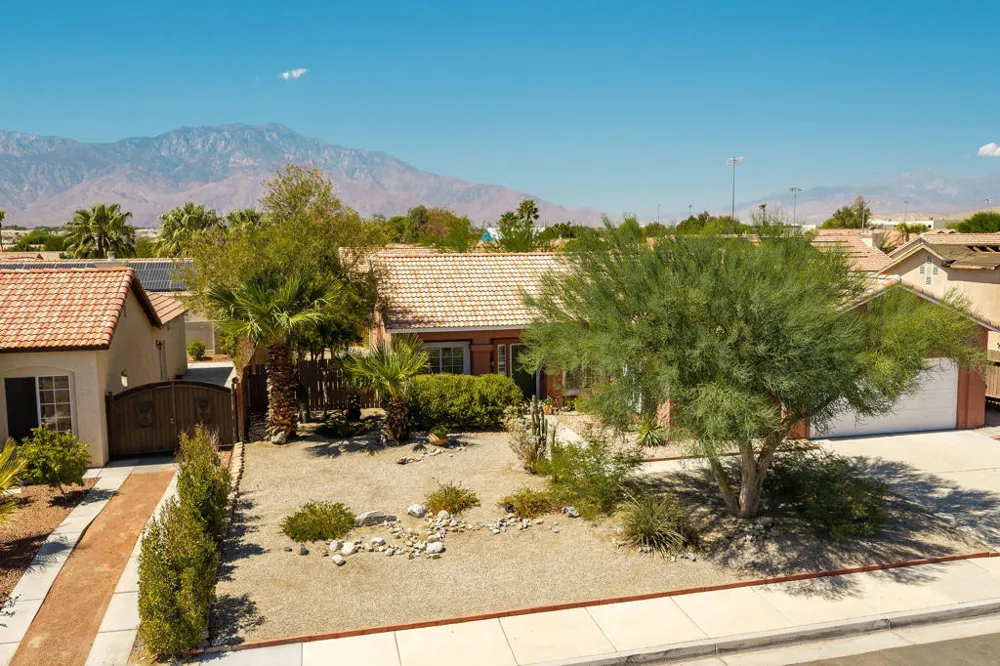 31425 ViA Ventana Thousand Palms, CA 92276