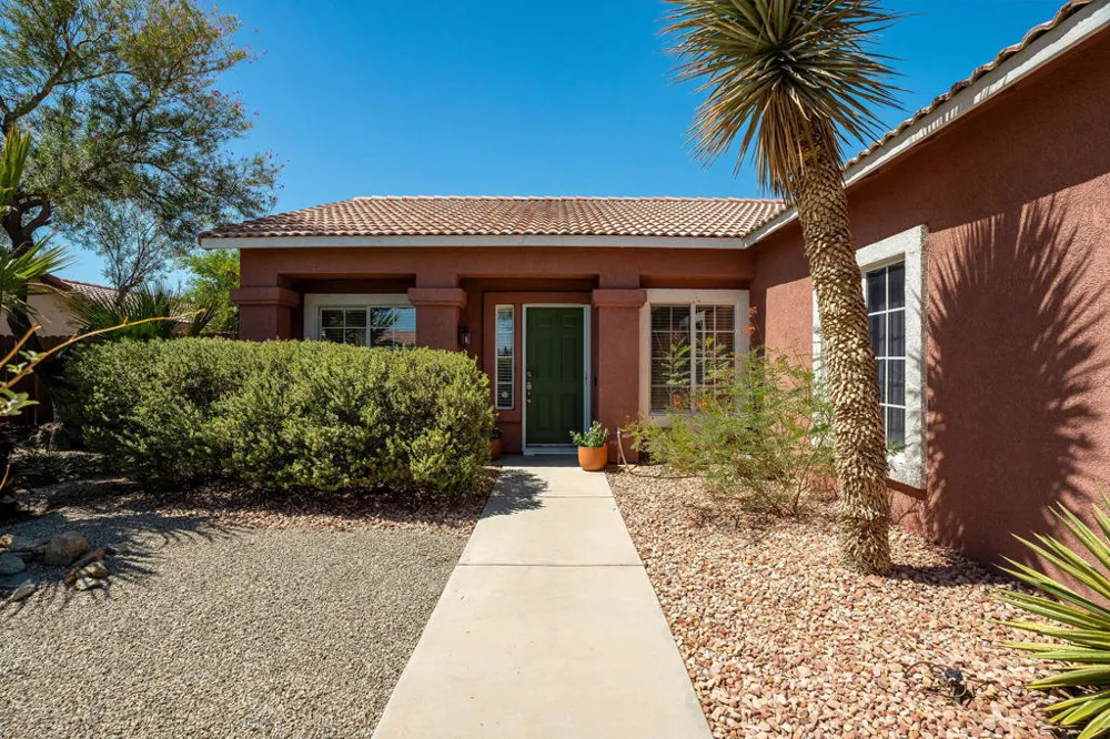31425 ViA Ventana Thousand Palms, CA 92276
