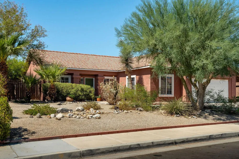 31425 ViA Ventana Thousand Palms, CA 92276