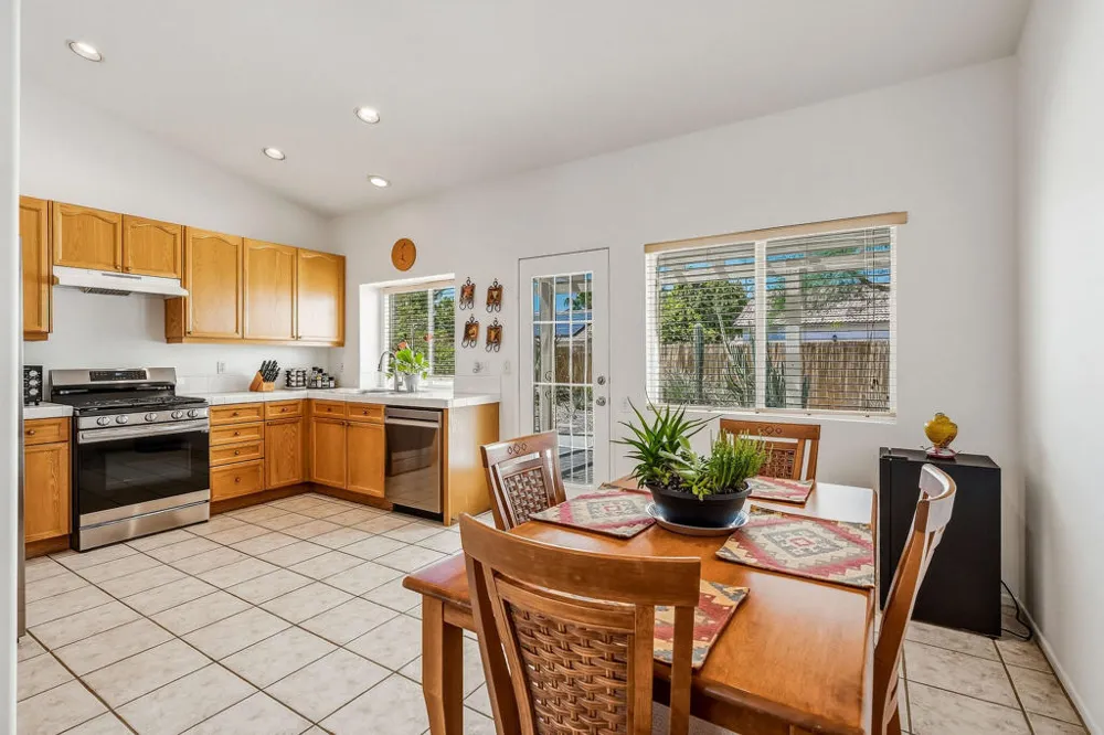 31425 ViA Ventana Thousand Palms, CA 92276