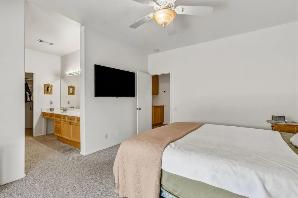 31425 ViA Ventana Thousand Palms, CA 92276