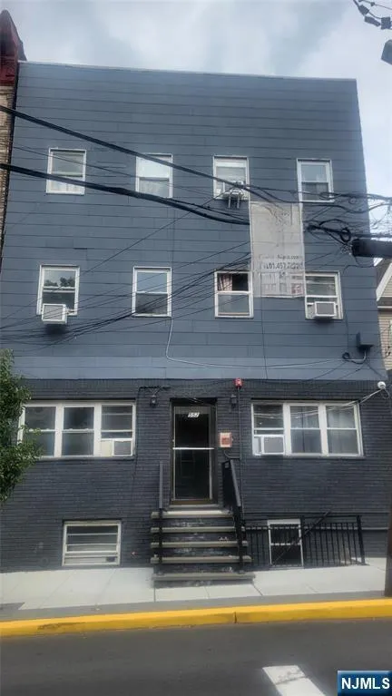 552 38th Street 2