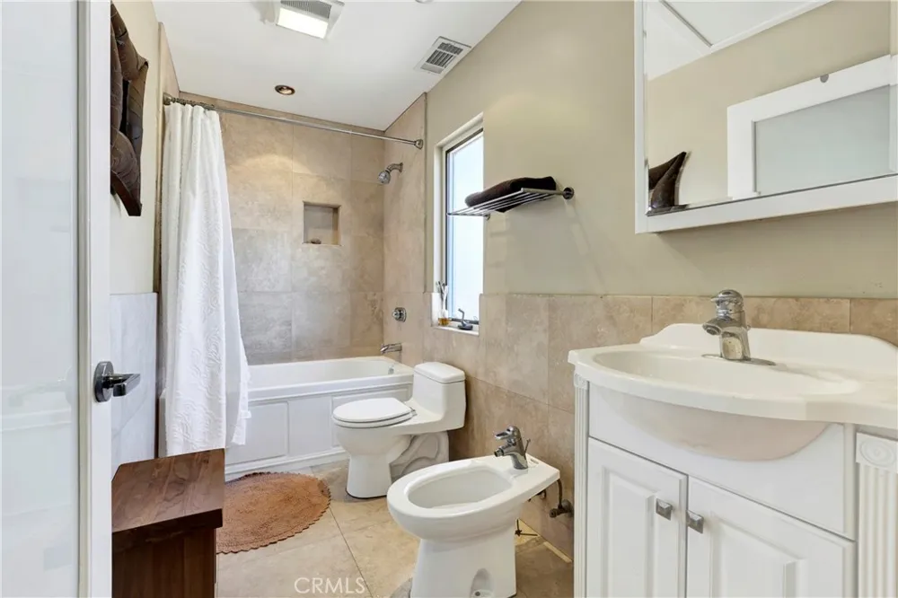 4089 MICHAEL Los Angeles, CA 90066