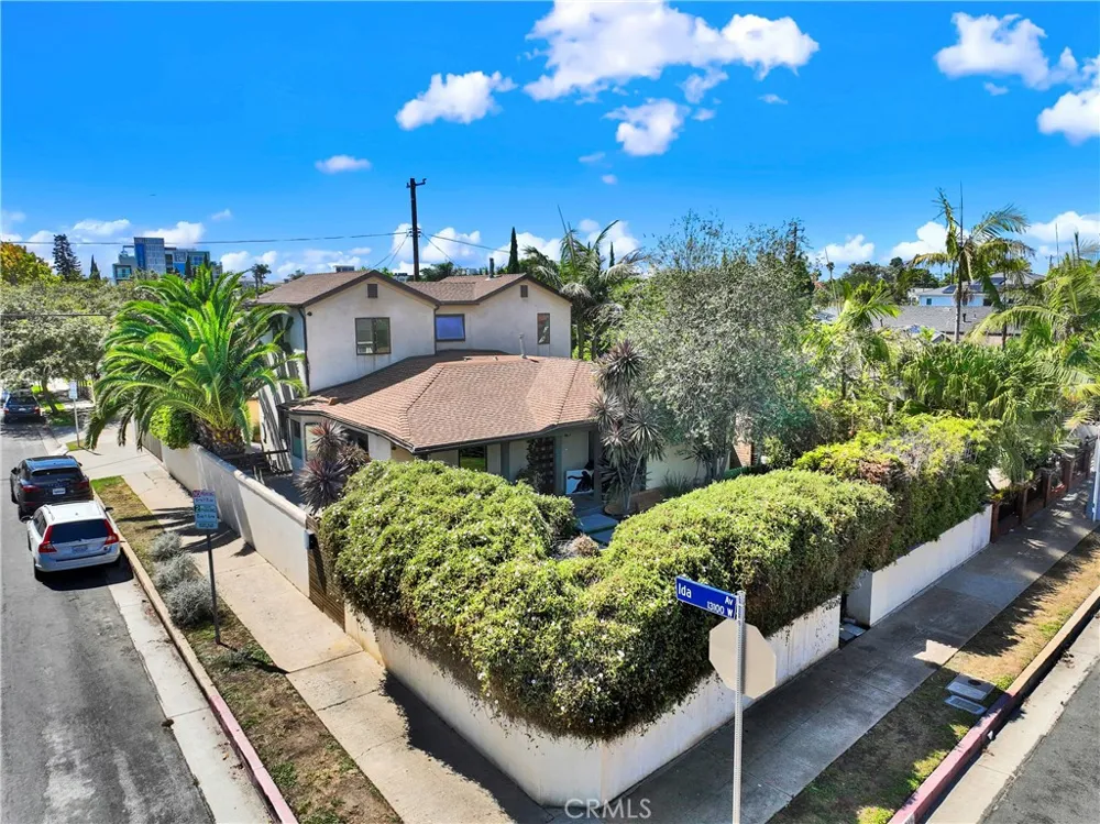 4089 MICHAEL Los Angeles, CA 90066
