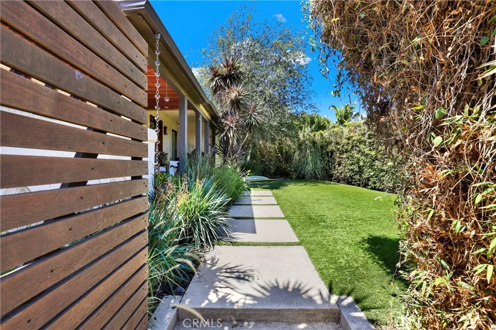 4089 MICHAEL Los Angeles, CA 90066