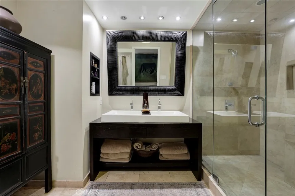 4089 MICHAEL Los Angeles, CA 90066