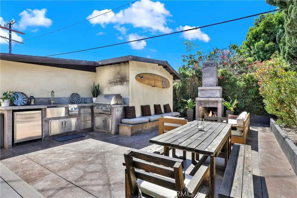 4089 MICHAEL Los Angeles, CA 90066