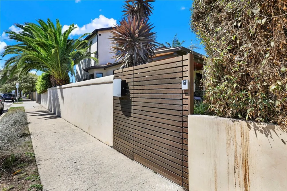 4089 MICHAEL Los Angeles, CA 90066