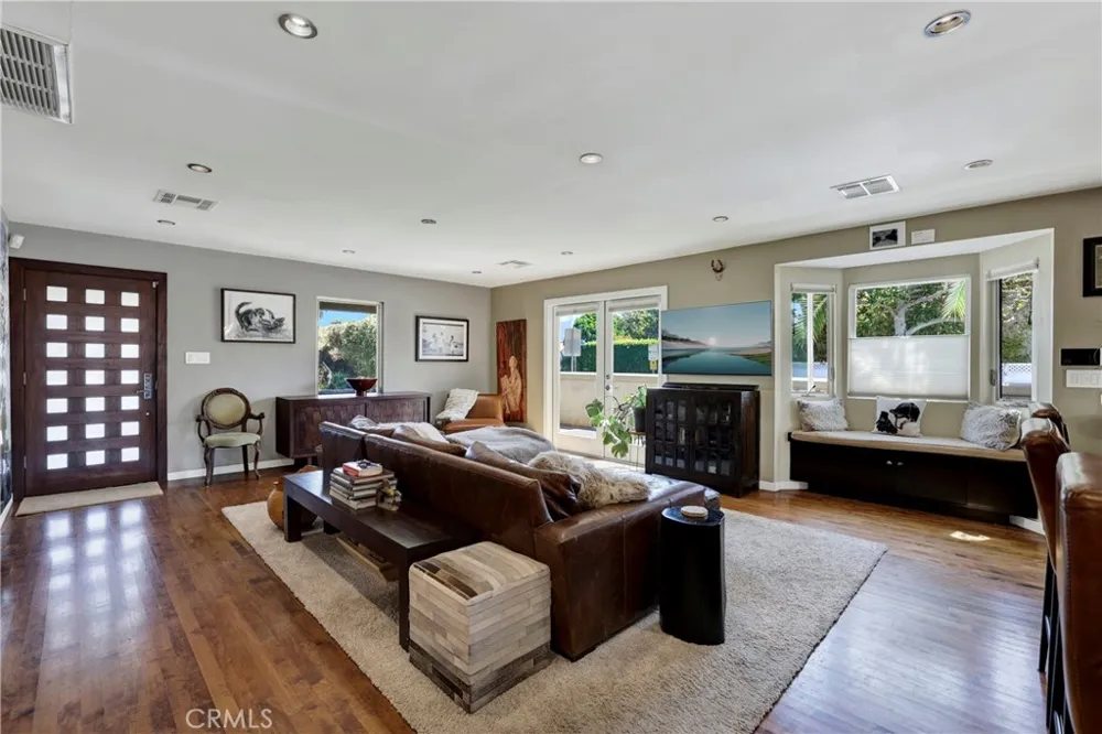 4089 MICHAEL Los Angeles, CA 90066