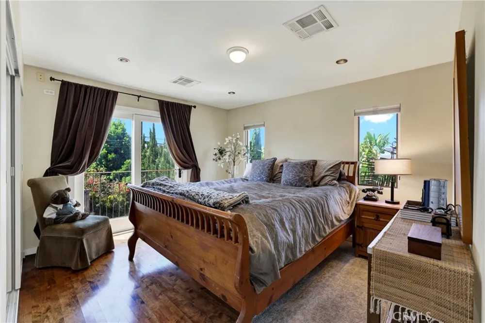 4089 MICHAEL Los Angeles, CA 90066