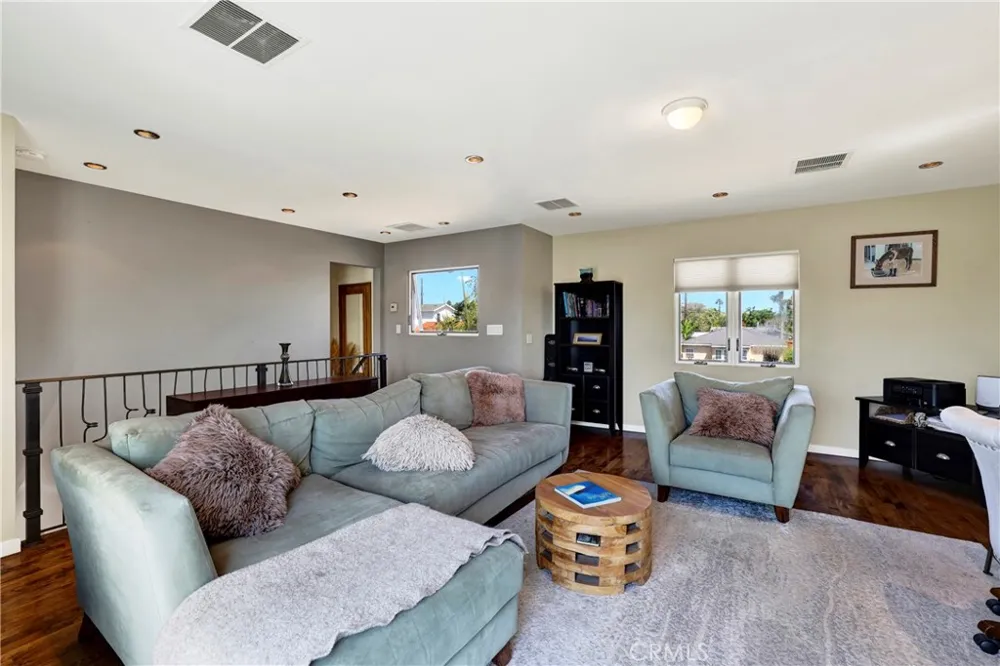 4089 MICHAEL Los Angeles, CA 90066