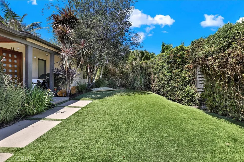 4089 MICHAEL Los Angeles, CA 90066