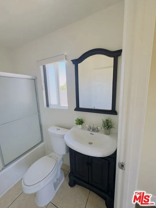 136 W 97th Street Los Angeles, CA 90003
