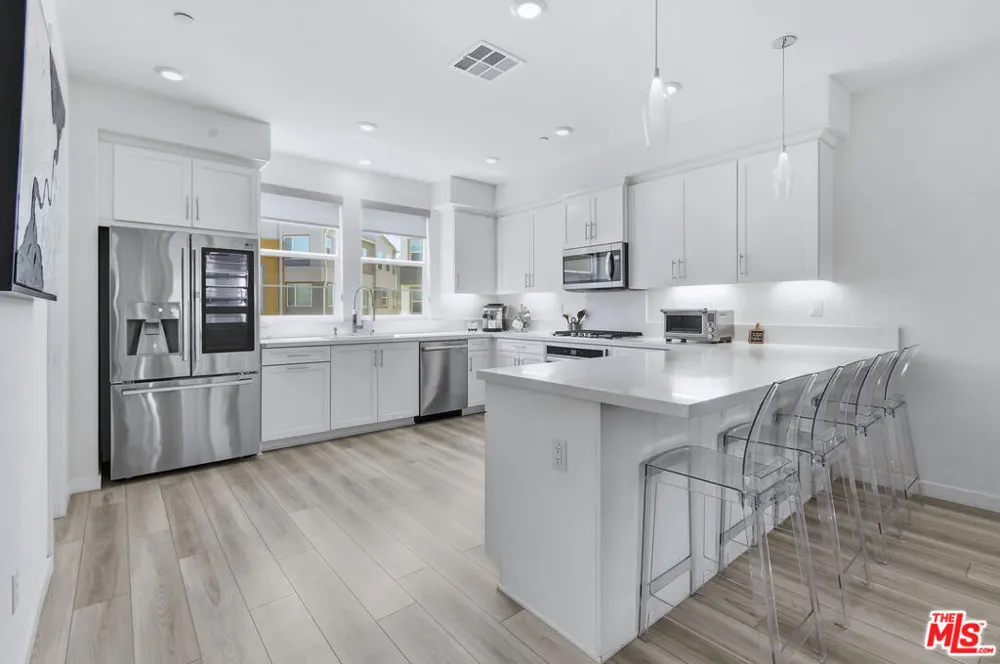 27123 Red Tail Place Valencia, CA 91381