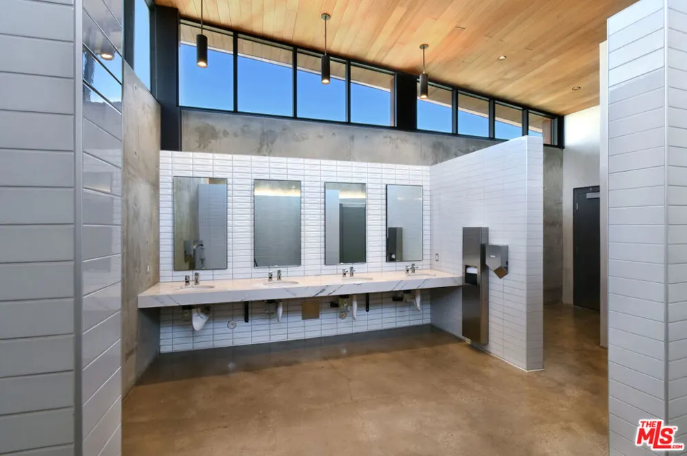 27123 Red Tail Place Valencia, CA 91381