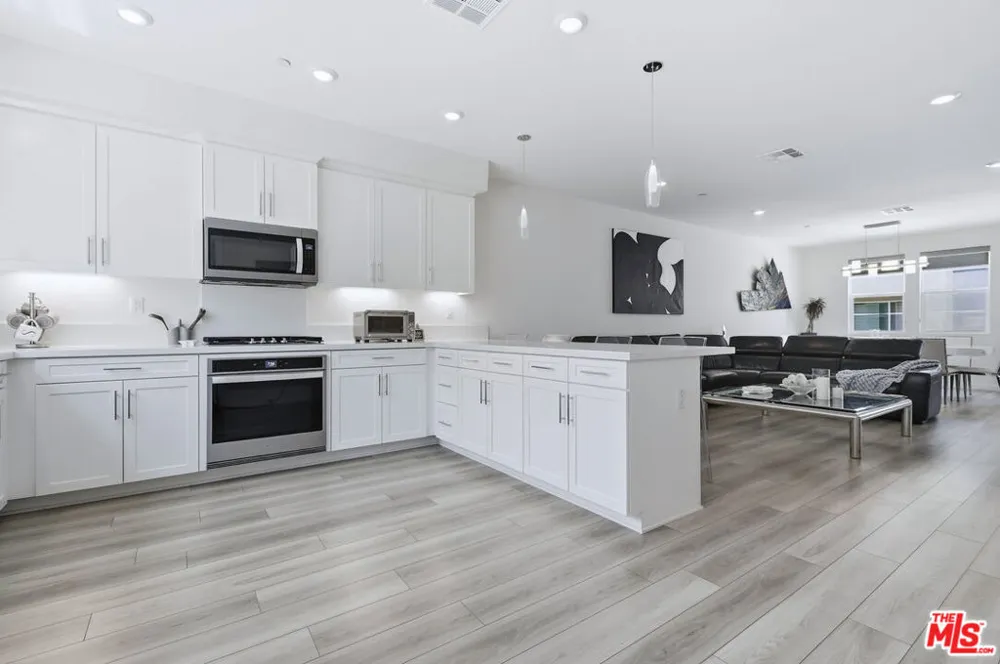 27123 Red Tail Place Valencia, CA 91381