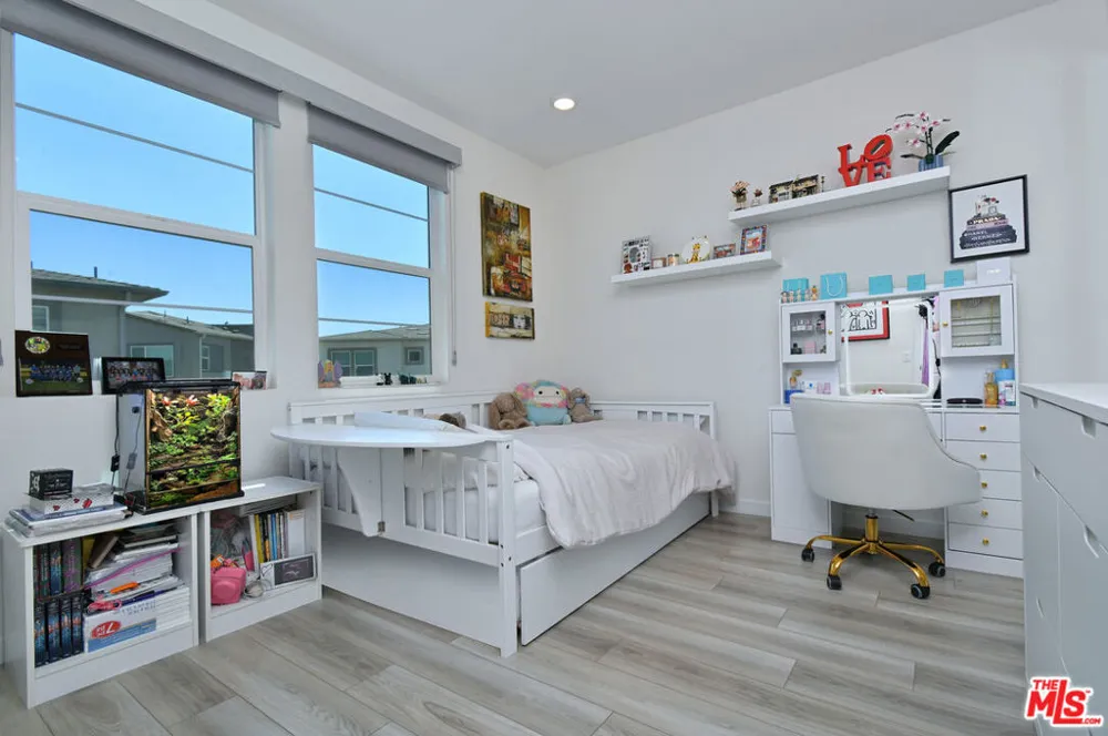 27123 Red Tail Place Valencia, CA 91381