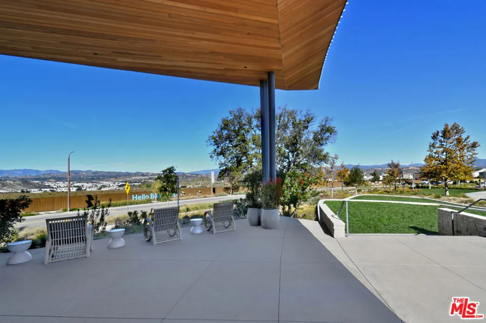 27123 Red Tail Place Valencia, CA 91381