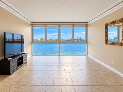 401 Lake Shore Drive #802