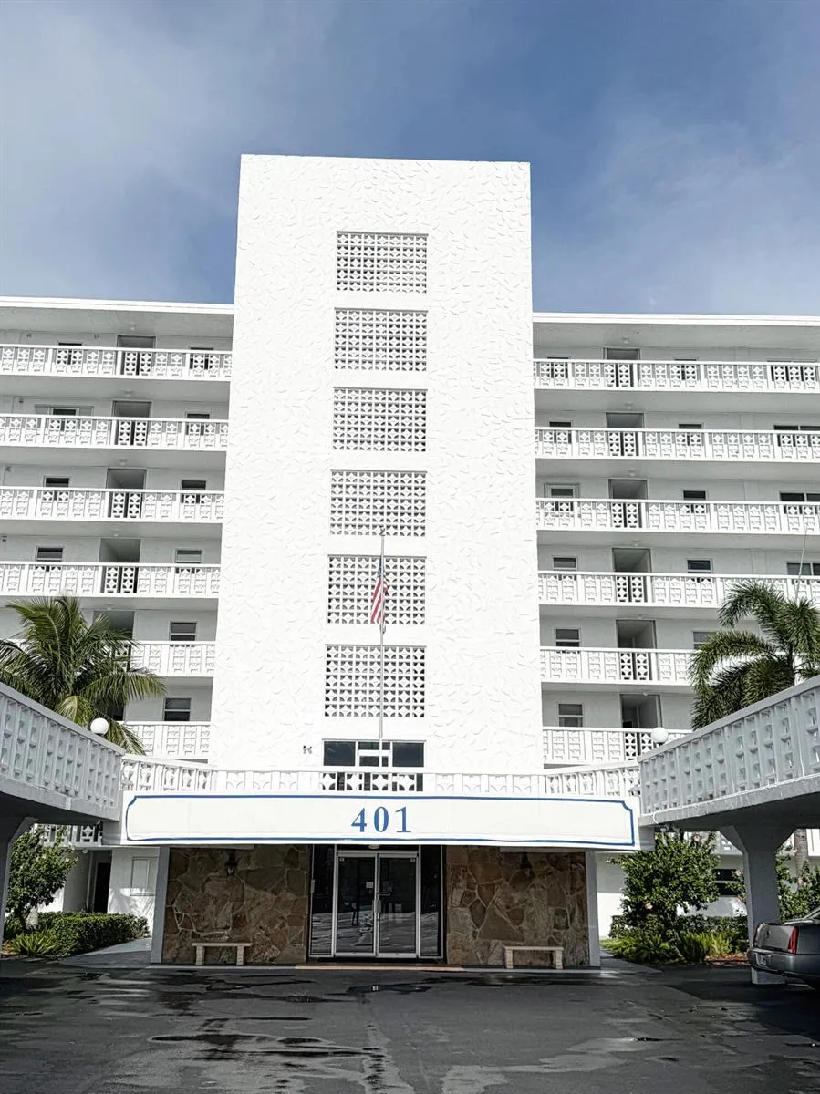 401 Lake Shore Drive #802 Lake Park, FL 33403