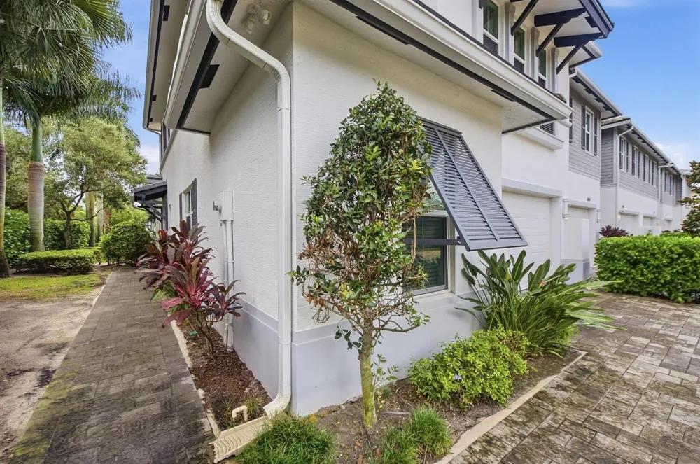 4956 Borland Lane Palm Beach Gardens, FL 33418