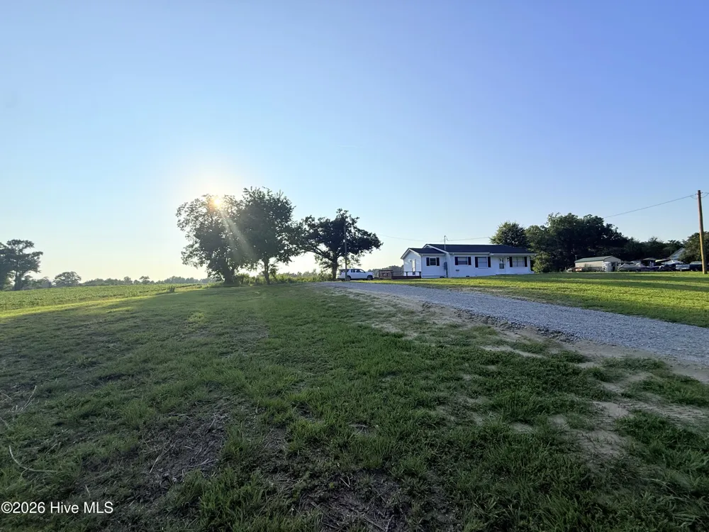 1612 Hwy 903 Snow Hill, NC 28580