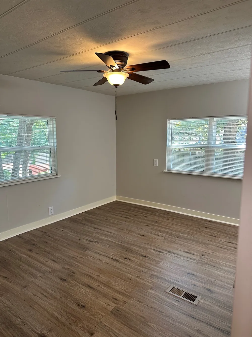 4324 Bradley Lane Arlington, TX 76017