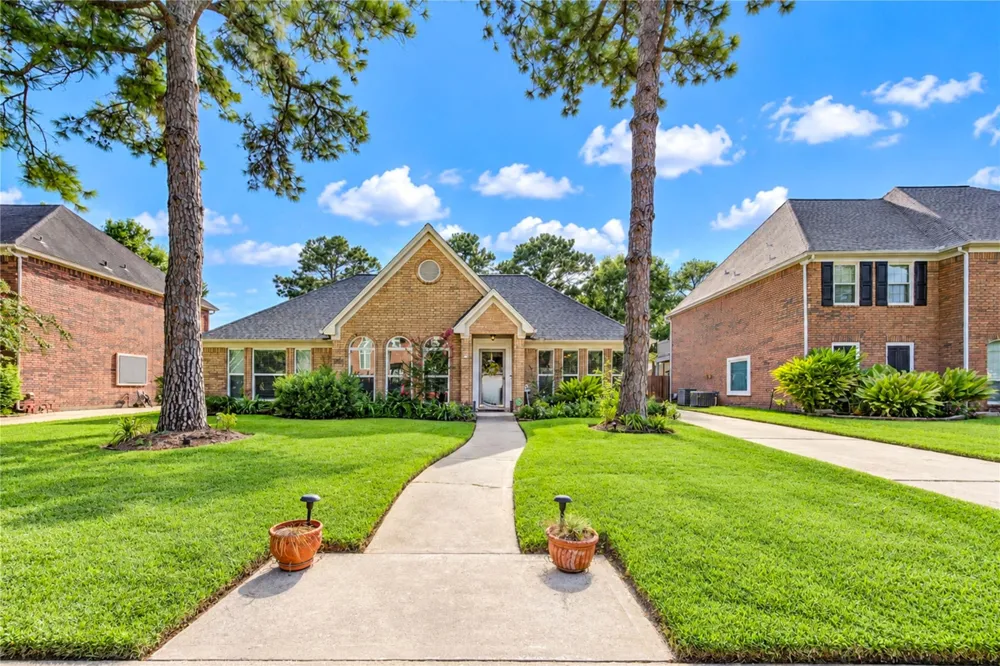 7303 Starbridge Drive Houston, TX 77095