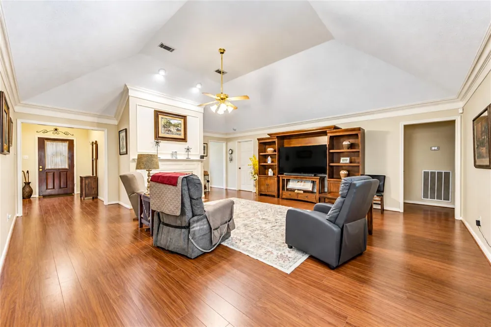 7303 Starbridge Drive Houston, TX 77095