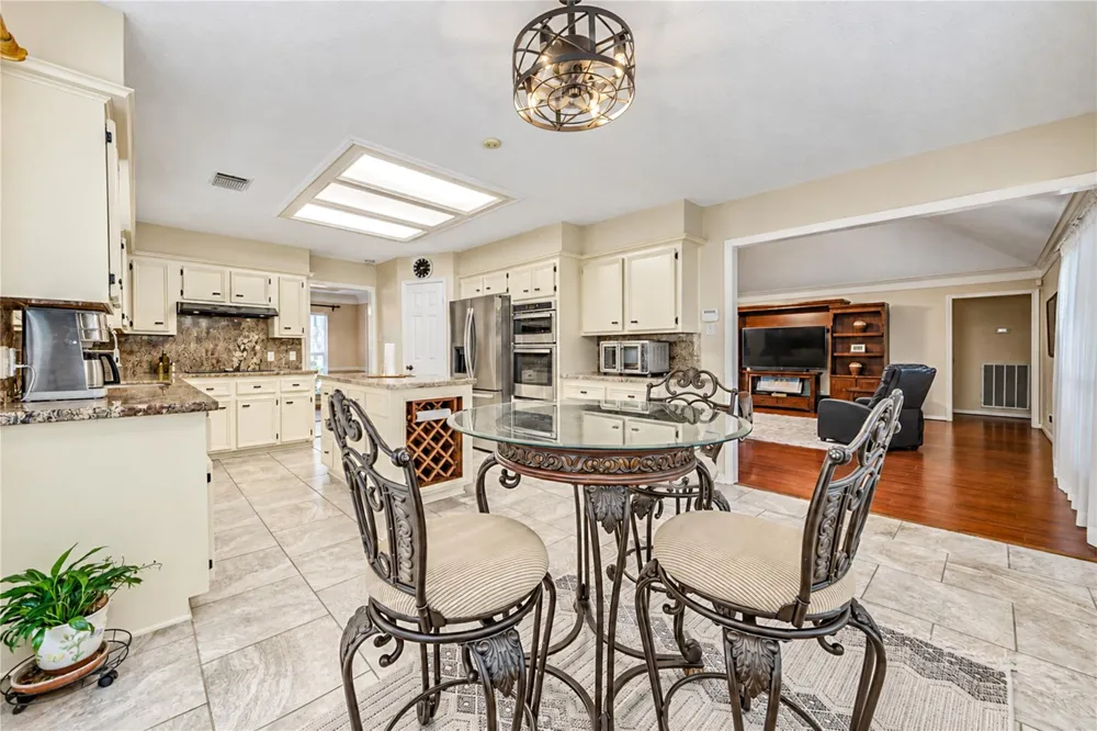 7303 Starbridge Drive Houston, TX 77095
