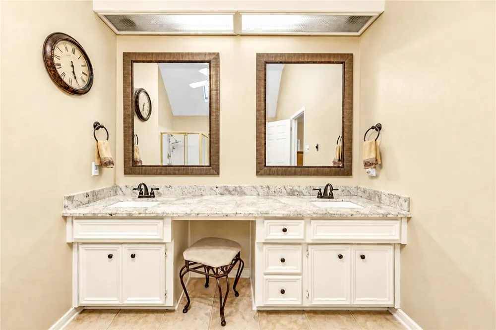 7303 Starbridge Drive Houston, TX 77095