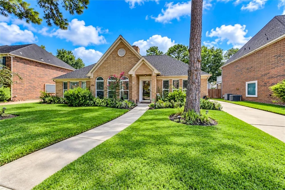 7303 Starbridge Drive Houston, TX 77095