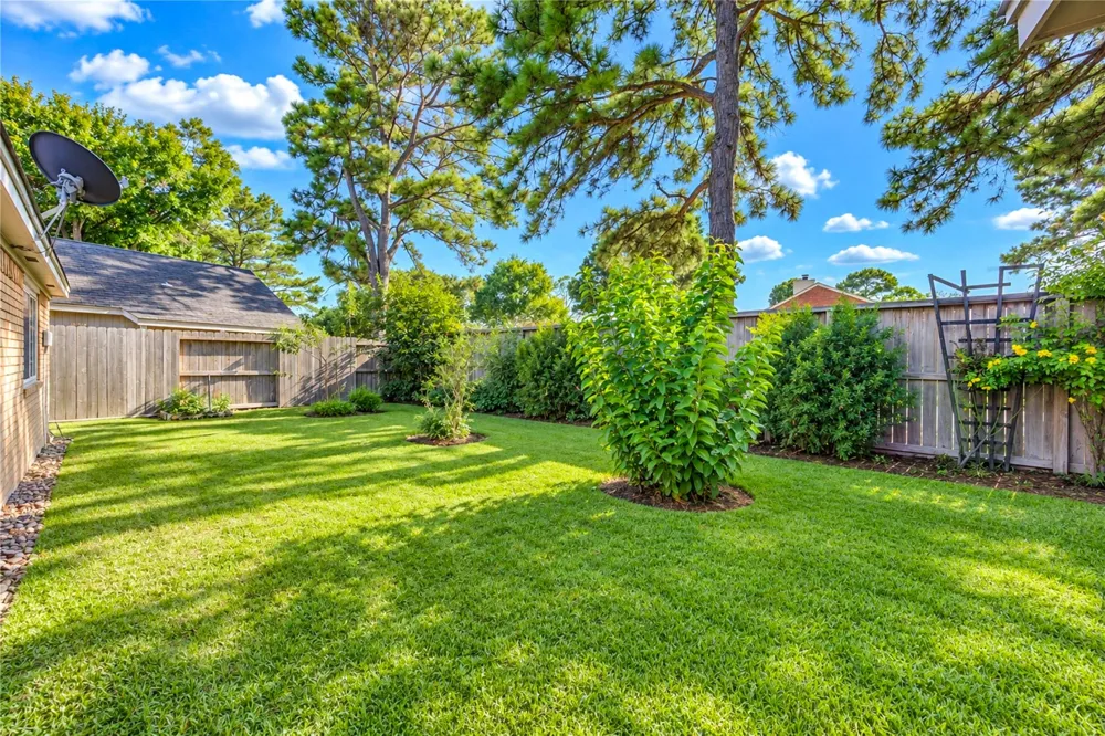 7303 Starbridge Drive Houston, TX 77095