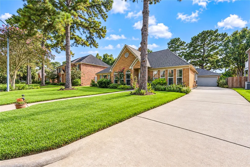 7303 Starbridge Drive Houston, TX 77095