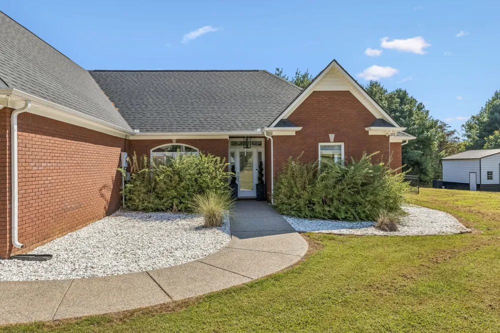 2875 Pulaski Hwy Columbia, TN 38401