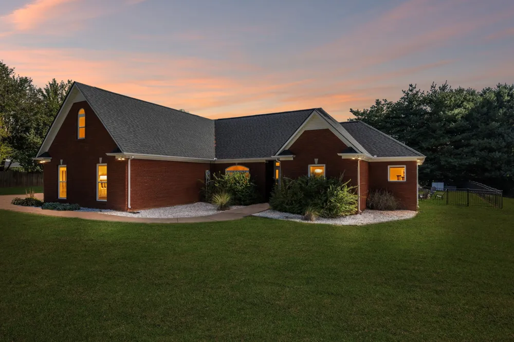 2875 Pulaski Hwy Columbia, TN 38401