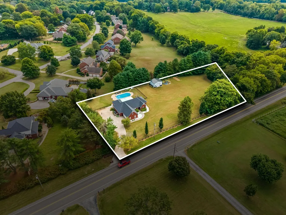 2875 Pulaski Hwy Columbia, TN 38401