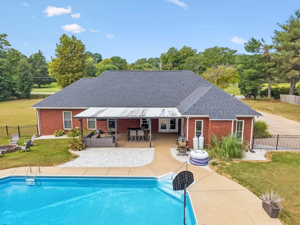 2875 Pulaski Hwy Columbia, TN 38401