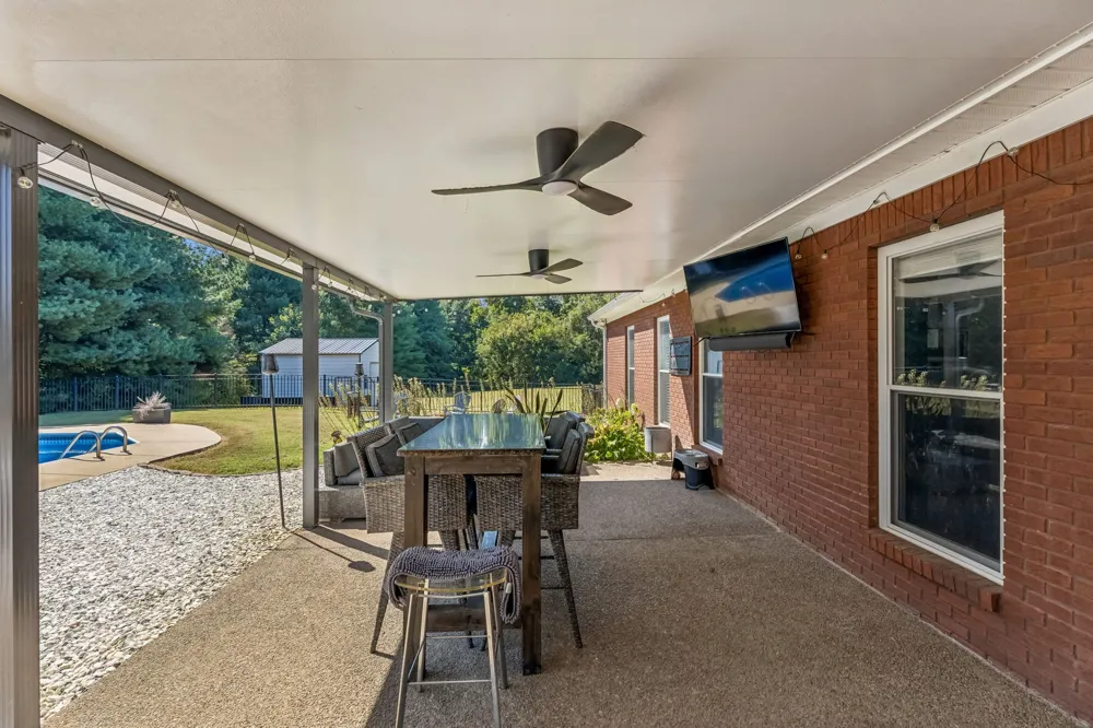 2875 Pulaski Hwy Columbia, TN 38401
